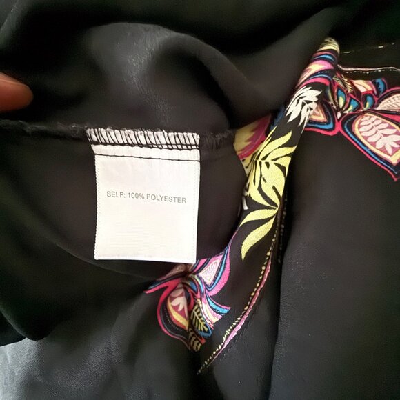 Rose + Olive Black Boho Floral V-Neck Tunic Blouse L 100% Polyester - Picture 6 of 6